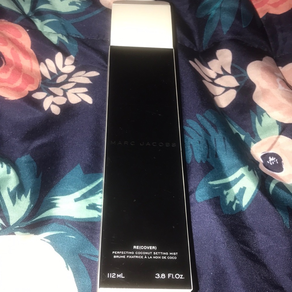 Marc Jacobs setting spray